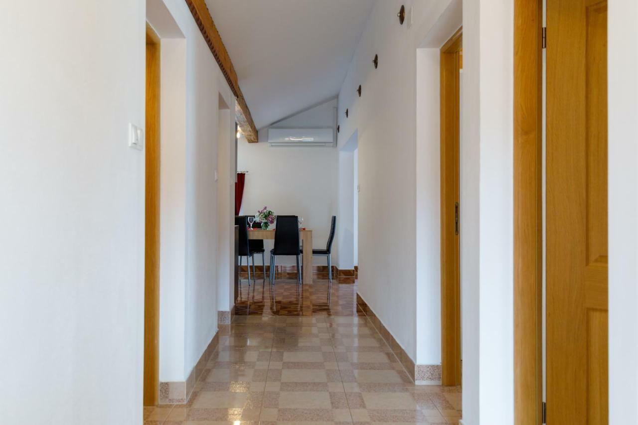 Apartment Aleksandra Malinska Exteriér fotografie