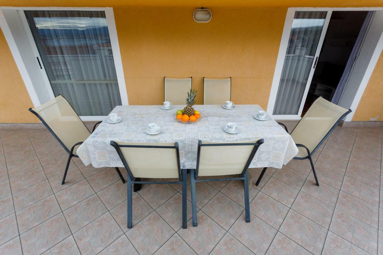 Apartment Aleksandra Malinska Exteriér fotografie