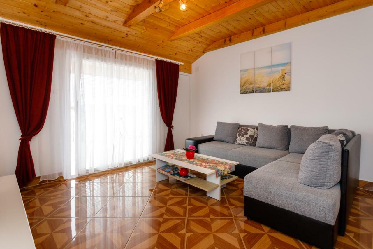 Apartment Aleksandra Malinska Exteriér fotografie
